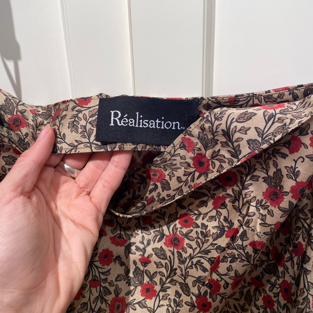Realization or size medium Joni skirt gorgeous golden silk fabric, like new
